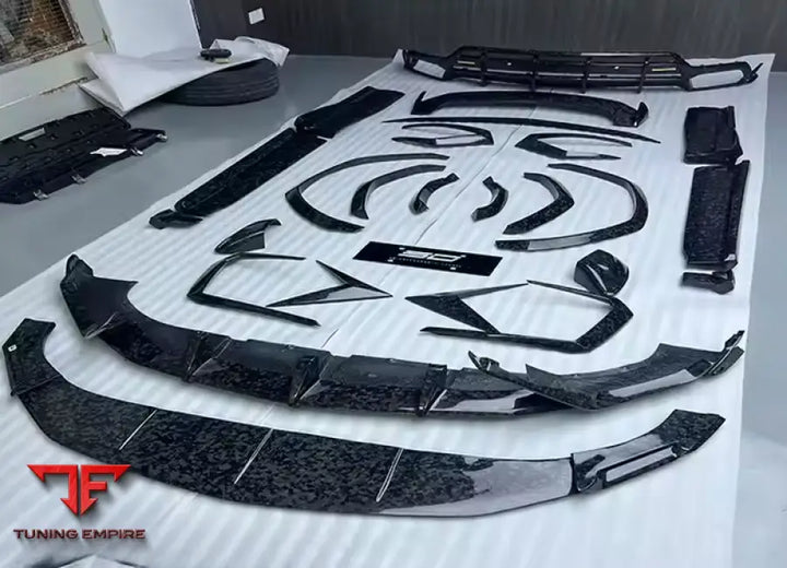 LAMBORGHINI URUS CARBON BODY KIT PARTS