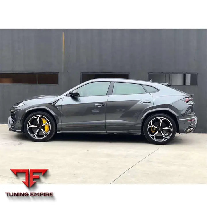 LAMBORGHINI URUS TC STYLE CARBON FIBER PARTS