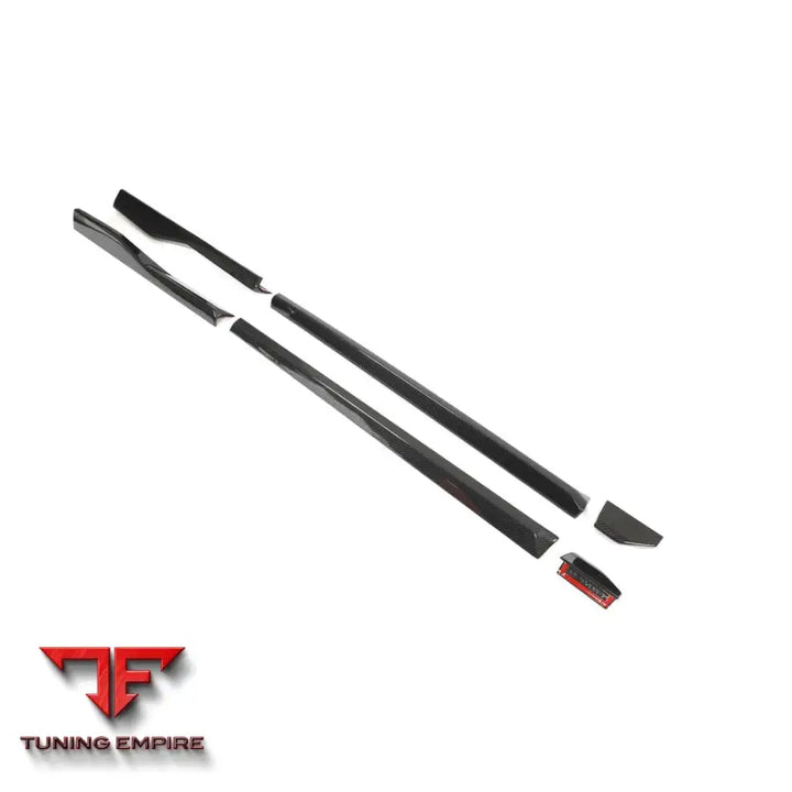 LAMBORGHINI URUS CARBON FIBRE SIDE SKIRTS - CT CARBON