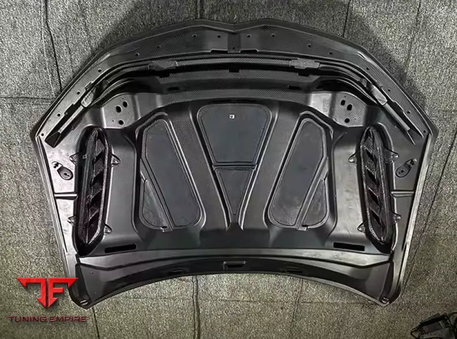 LAMBORGHINI URUS 2018-2019 CARBON BODY KIT PARTS