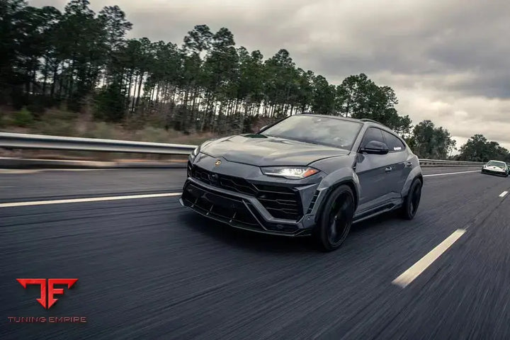 Lamborghini Urus R-Style Dry Carbon Body Kit
