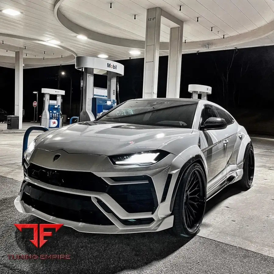 LAMBORGHINI URUS EVO R DRY CARBON BODY KIT