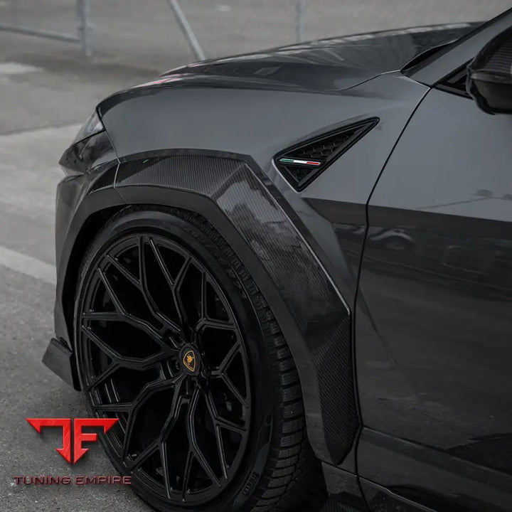 LAMBORGHINI URUS FULL CARBON FIBRE ARCHES - CT CARBON