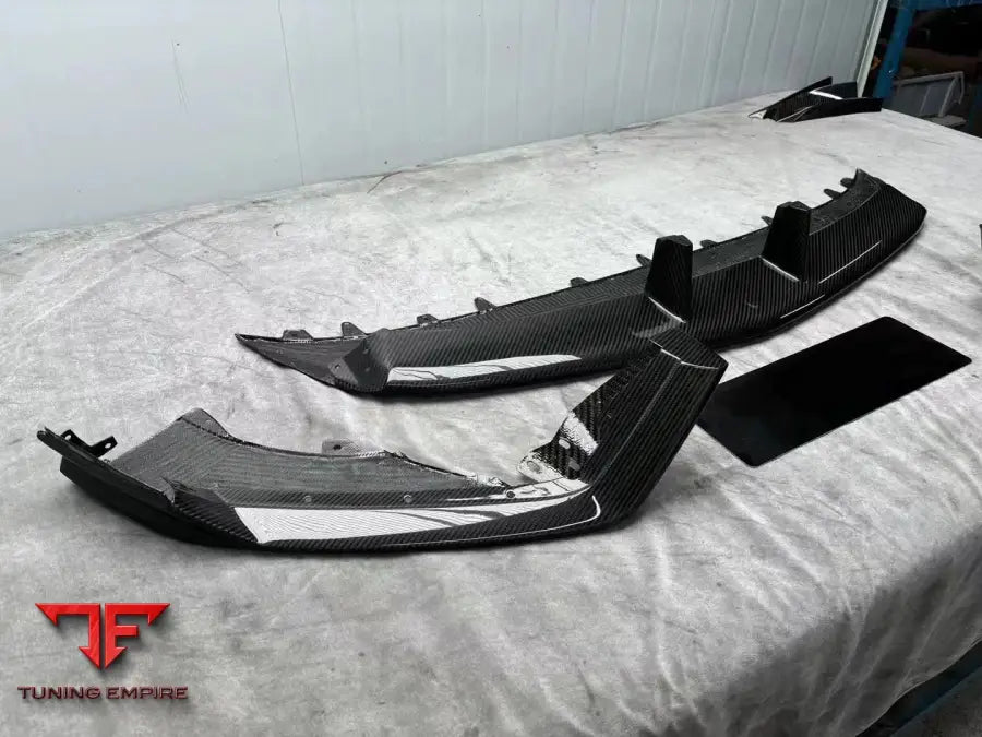 LAMBORGHINI URUS OEM CARBON FIBER PARTS