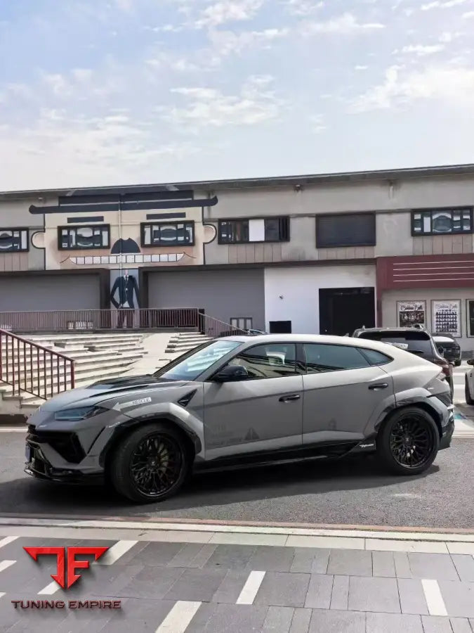 LAMBORGHINI URUS PERFORMANTE CARBON WIDEBODY KIT