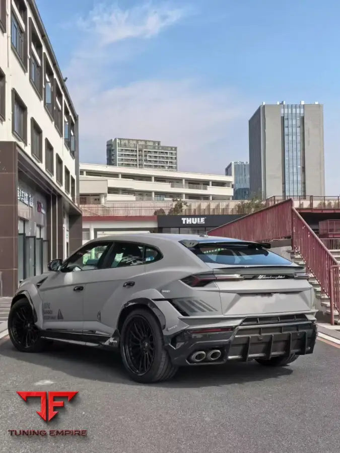 LAMBORGHINI URUS PERFORMANTE CARBON WIDEBODY KIT