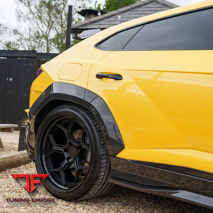 LAMBORGHINI URUS PERFORMANTE FULL CARBON FIBRE KIT - CT CARBON