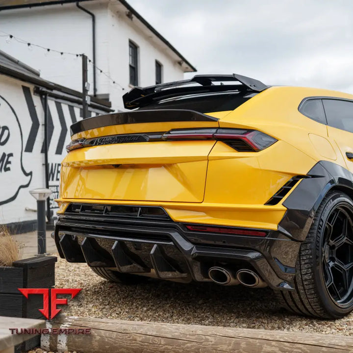 LAMBORGHINI URUS PERFORMANTE FULL CARBON FIBRE KIT - CT CARBON
