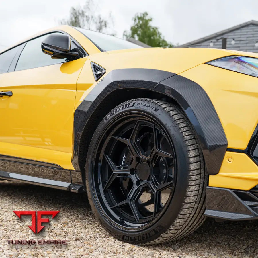 LAMBORGHINI URUS PERFORMANTE FULL CARBON FIBRE KIT - CT CARBON