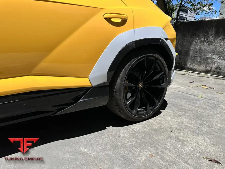 LAMBORGHINI URUS S DRY CARBON WIDE BODY KIT