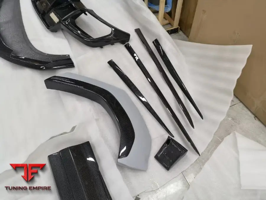 LAMBORGHINI URUS WIDEBODY KIT