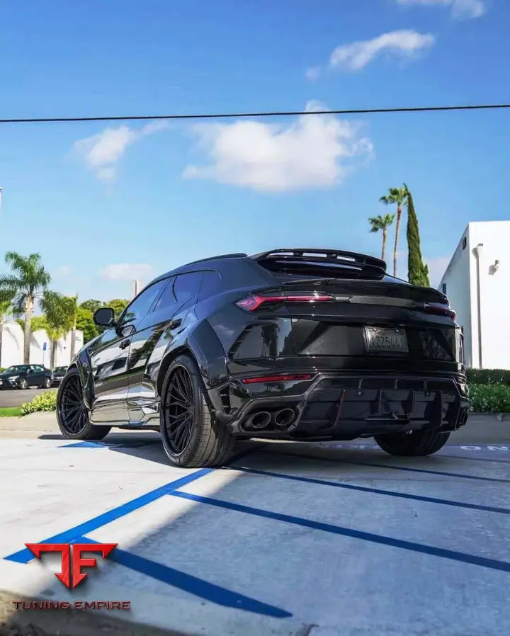 LAMBORGHINI URUS WIDEBODY KIT
