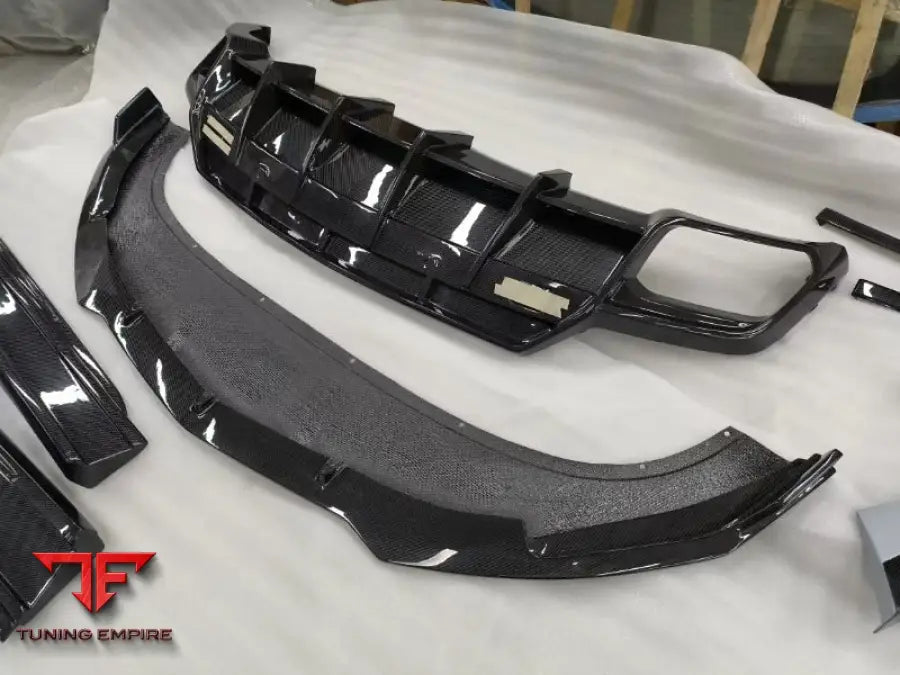 LAMBORGHINI URUS WIDEBODY KIT