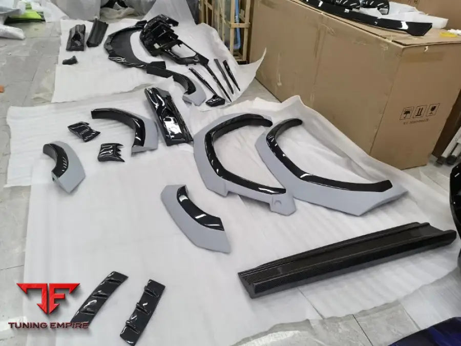 LAMBORGHINI URUS WIDEBODY KIT PERFORMANTE/S