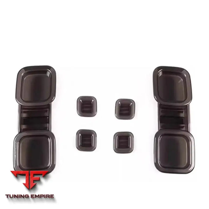 LAND ROVER DEFENDER REAR LAMPS BLACKED OUT