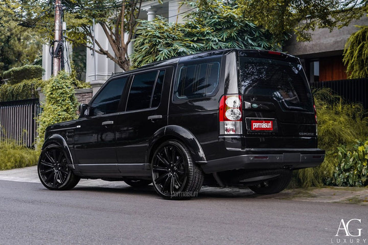 Land Rover Discovery on custom forged wheels
