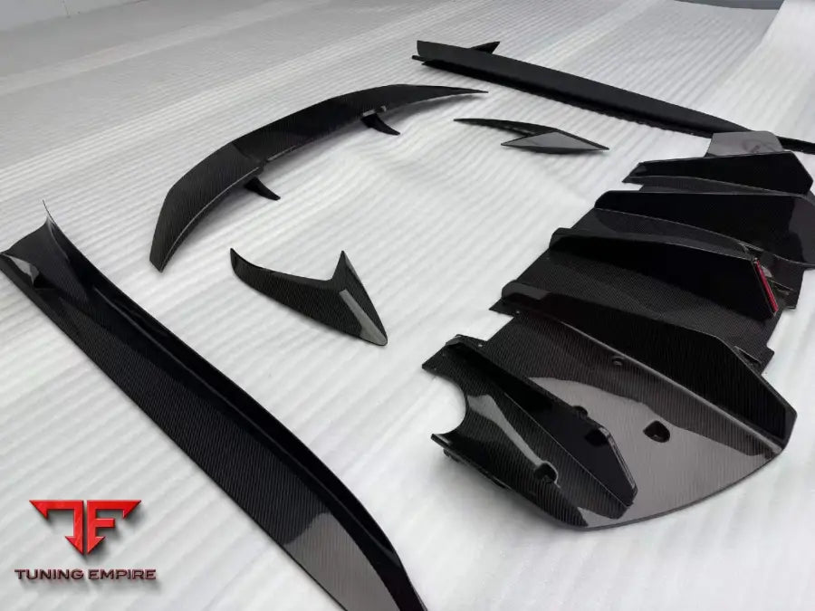 LOTUS EMIRA CARBON FIBER BODY KIT