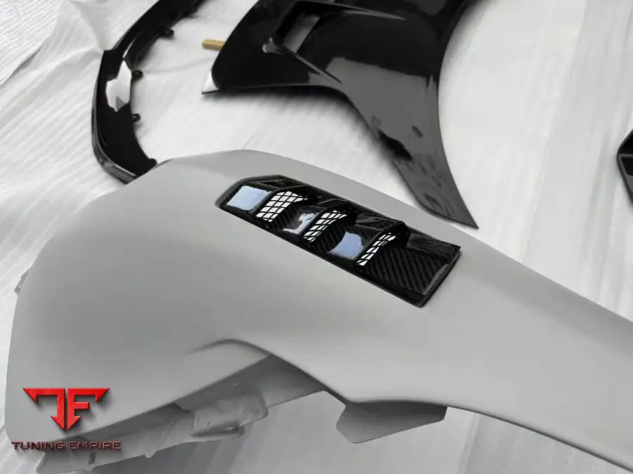 LOTUS EMIRA CARBON FIBER BODY KIT