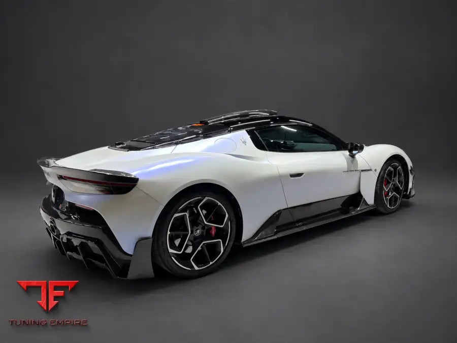 MASERATI MC20 DRY CARBON FIBER BODY KIT EVO