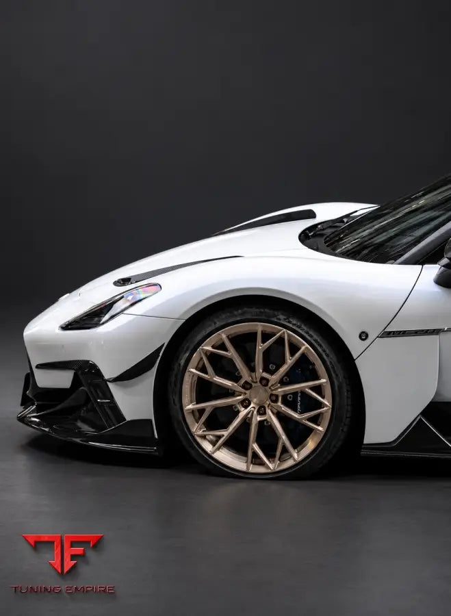 MASERATI MC20 DRY CARBON FIBER BODY KIT EVO