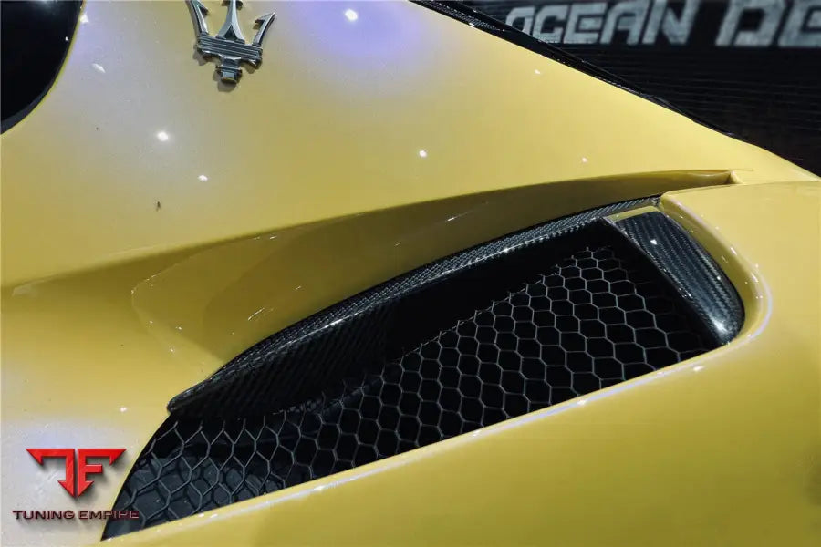 MASERATI MC20 NVT STYLE DRY CARBON FIBER QUARTER PANEL SIDE VENT SCOOPS