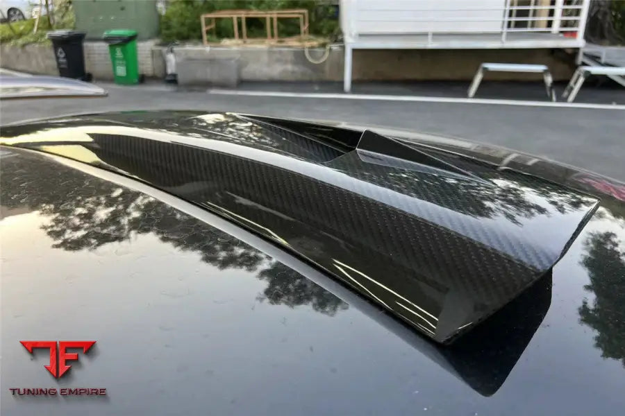 MASERATI MC20 SVD STYLE DRY CARBON FIBER ROOF SCOOP