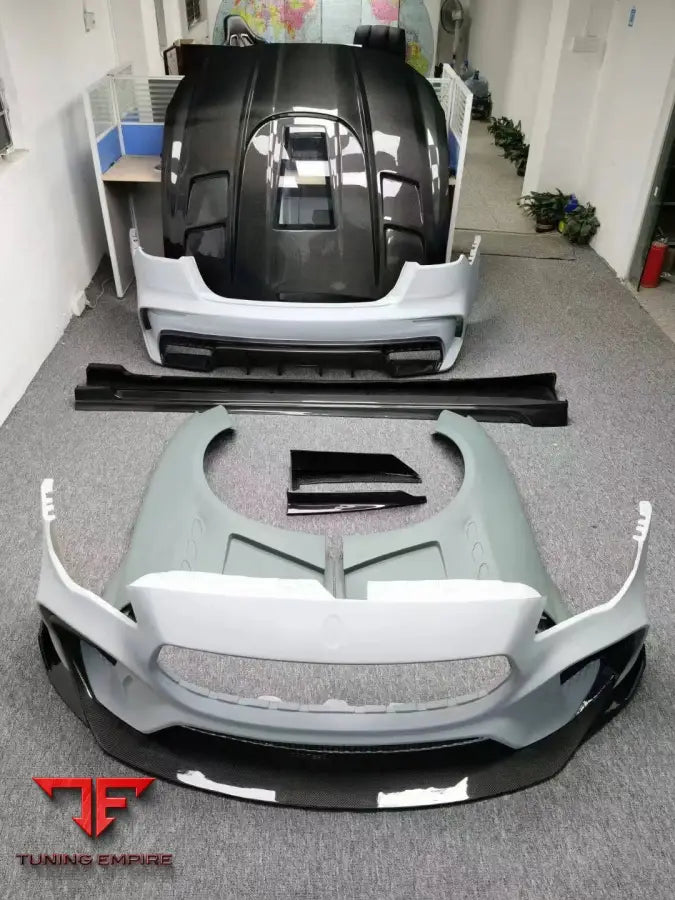 MASERATI QUATTROPORTE CARBON FIBER BODY KIT