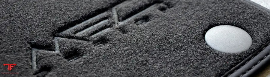 MEC Design floor mats in Velour red/ black