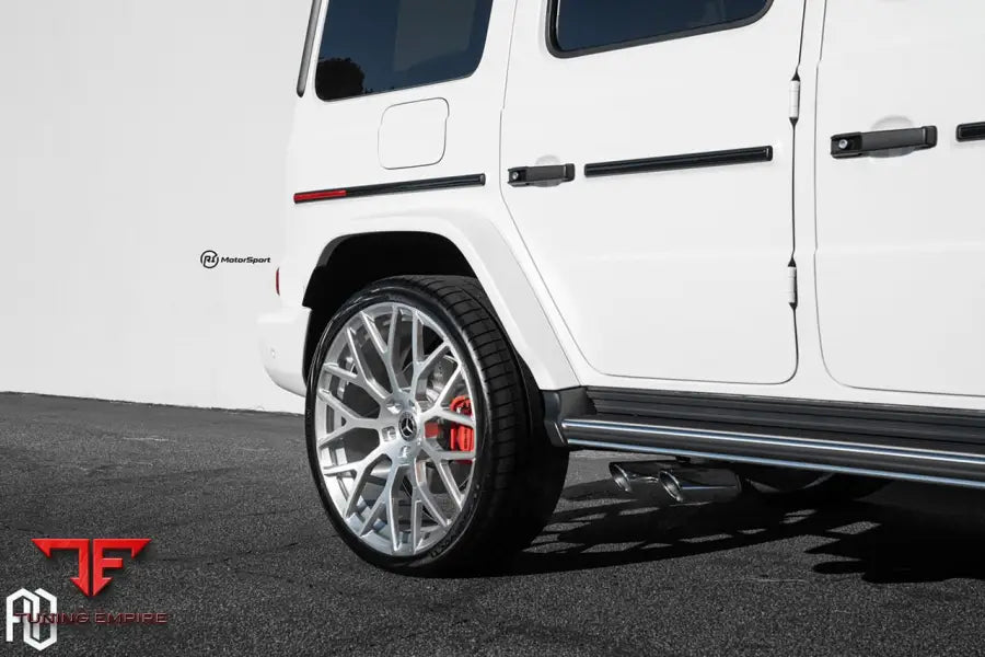 Mercedes-AMG G63 on custom forged wheels