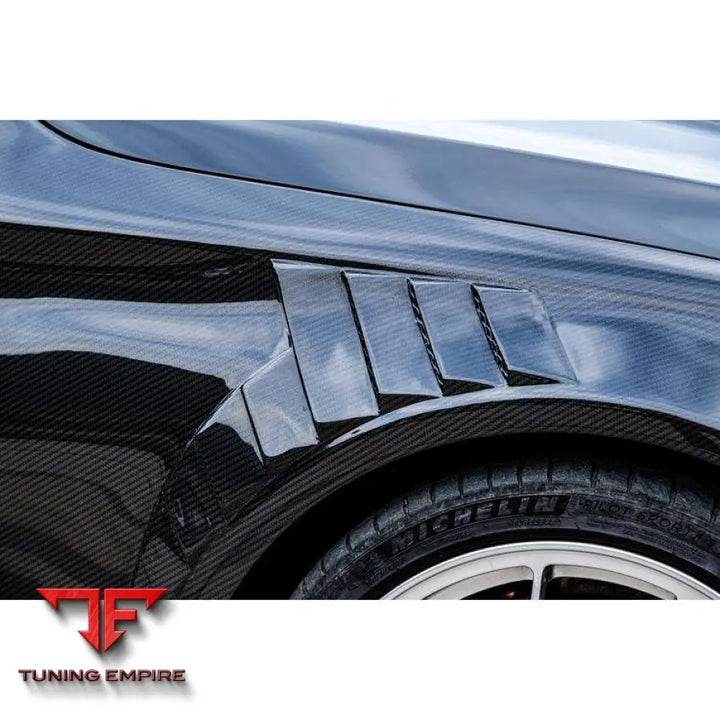 MERCEDES BENZ C-CLASS W205 C63 SEDAN FRONT SIDE FENDER