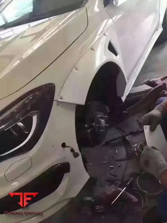 MERCEDES-BENZ CLA CLASS W117 AMG BODY KIT