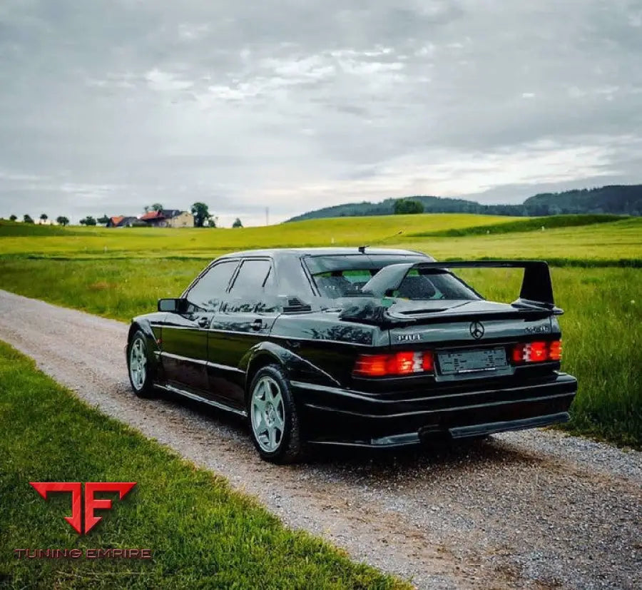 MERCEDES BENZ E-CLASS W124 AMG BODY KIT