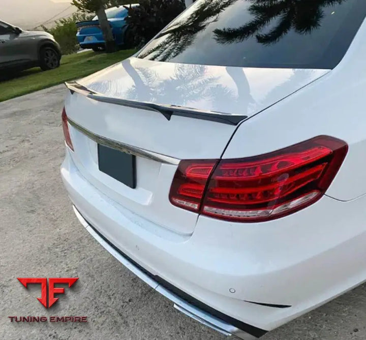 MERCEDES BENZ E CLASS W212 SEDAN CARBON FIBER REAR TRUNK SPOILER 2010-2016Y