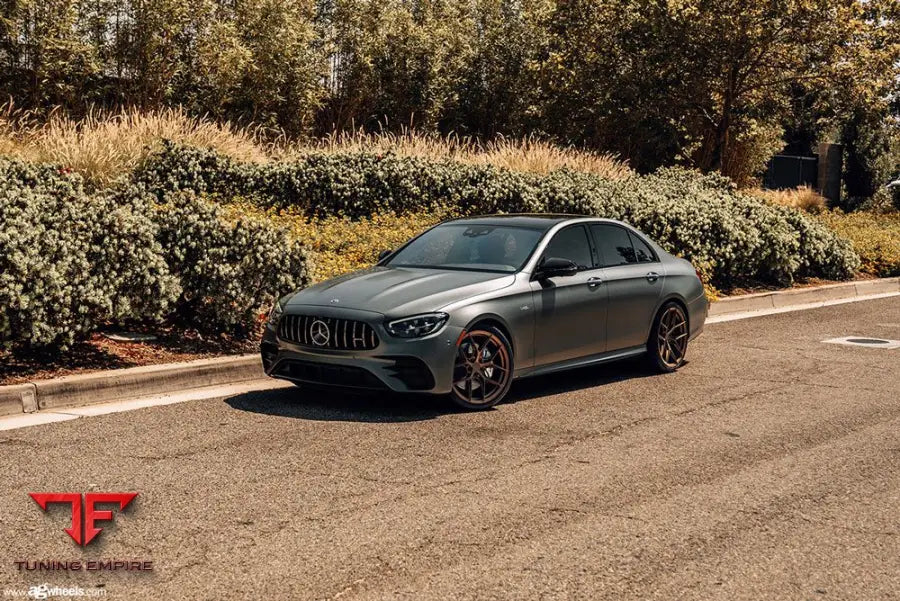 MERCEDES-BENZ E53 AMG on custom forged wheels