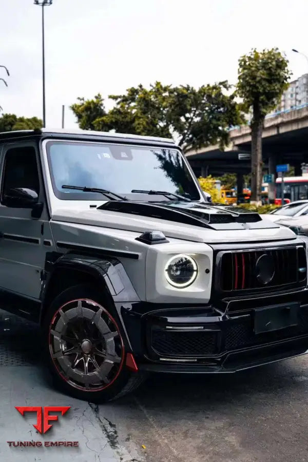 MERCEDES-BENZ G-CLASS 2019 + DRY CARBON BODY KIT