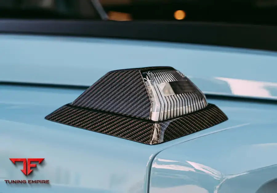 Mercedes-Benz G-Class carbon turn signal cover detail