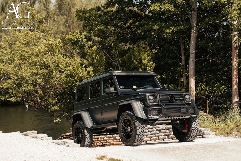 Mercedes-Benz G500 4x4 on custom forged wheels