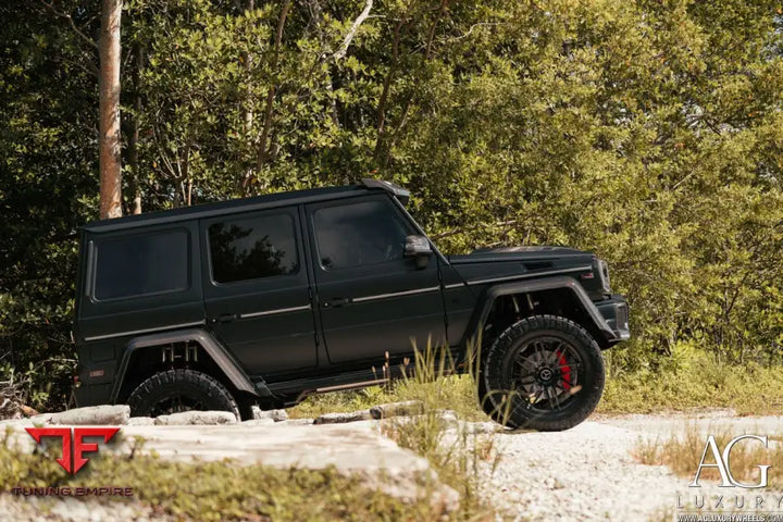 Mercedes-Benz G500 4x4 on custom forged wheels