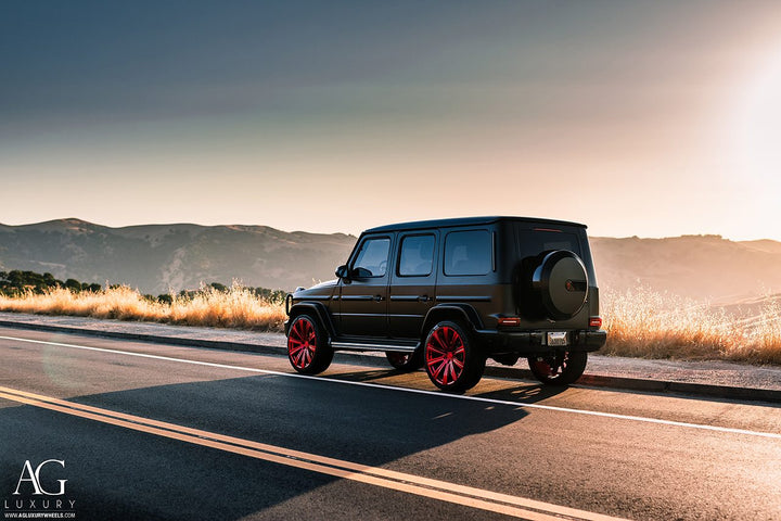 Mercedes-Benz G550 on custom forged wheels