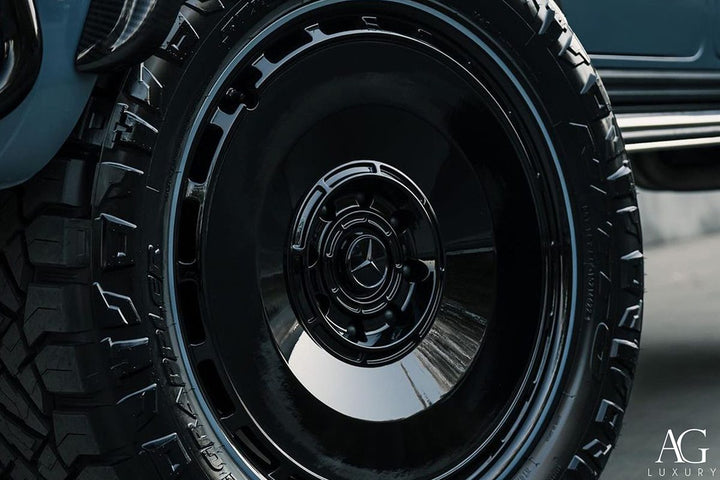 Mercedes-Benz G63 AMG 4x4 on custom forged wheels