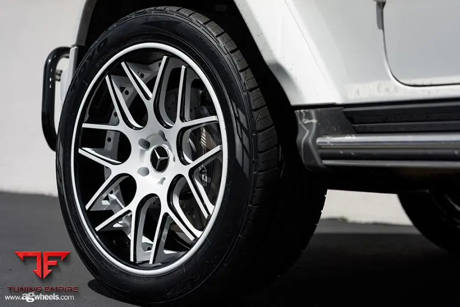 MERCEDES-BENZ G63 AMG on custom forged wheels