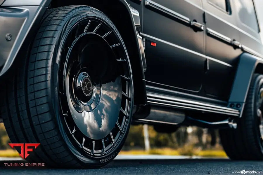 MERCEDES-BENZ G63 BRABUS on custom forged wheels