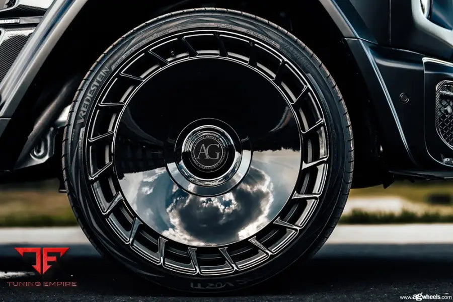 MERCEDES-BENZ G63 BRABUS on custom forged wheels