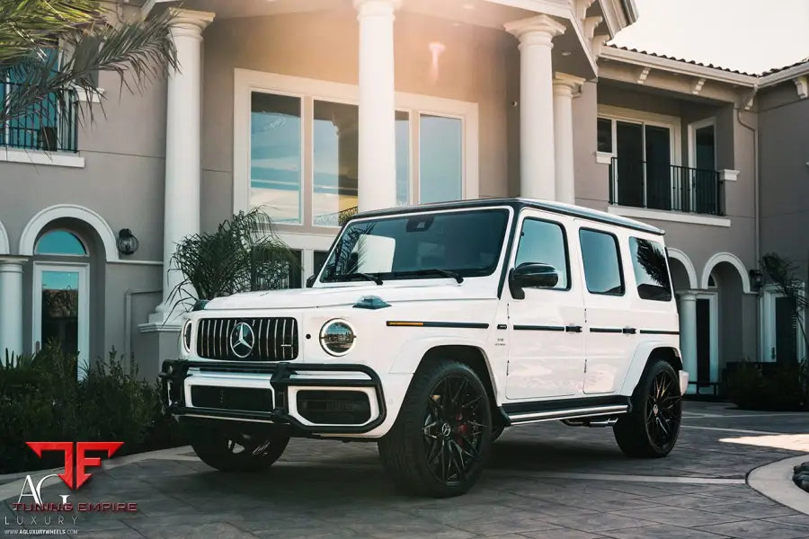 Mercedes-Benz G63 on custom forged wheels