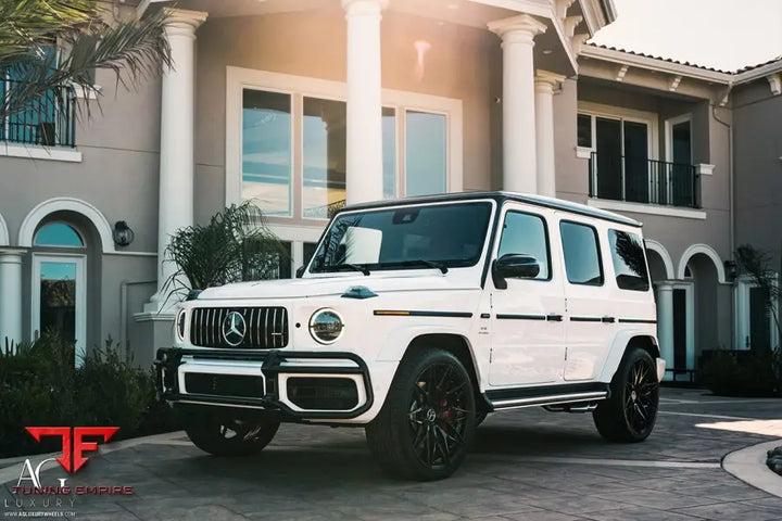 Mercedes-Benz G63 on custom forged wheels