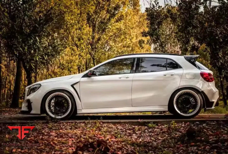 MERCEDES BENZ CLASS GLA 45 CARBON FIBER WIDEBODY KIT