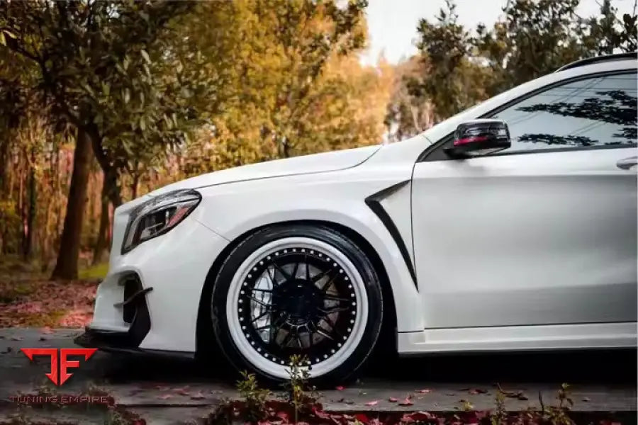 MERCEDES BENZ CLASS GLA 45 CARBON FIBER WIDEBODY KIT