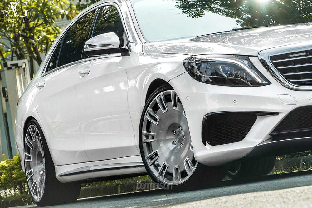 Mercedes-Benz S400 on custom forged wheels