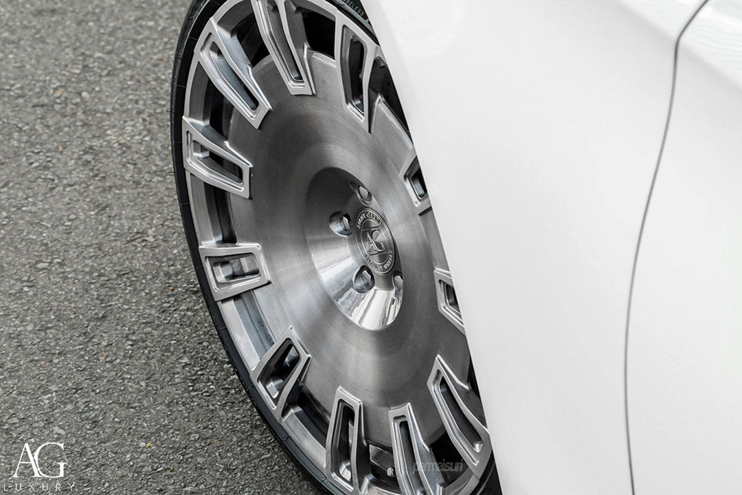 Mercedes-Benz S400 on custom forged wheels