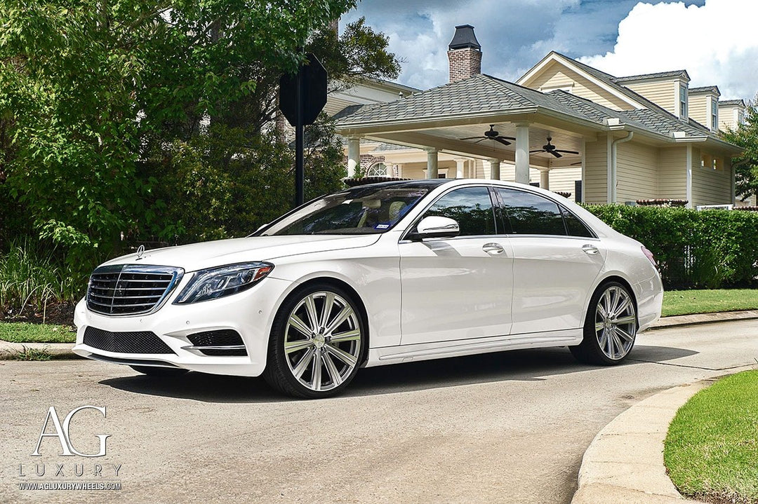 Mercedes-Benz S500 on custom forged wheels